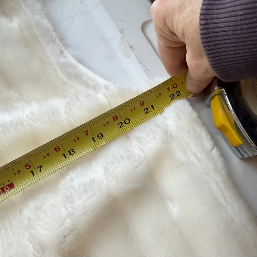 Mixit White Faux Fur Vest - Picture 7 of 7